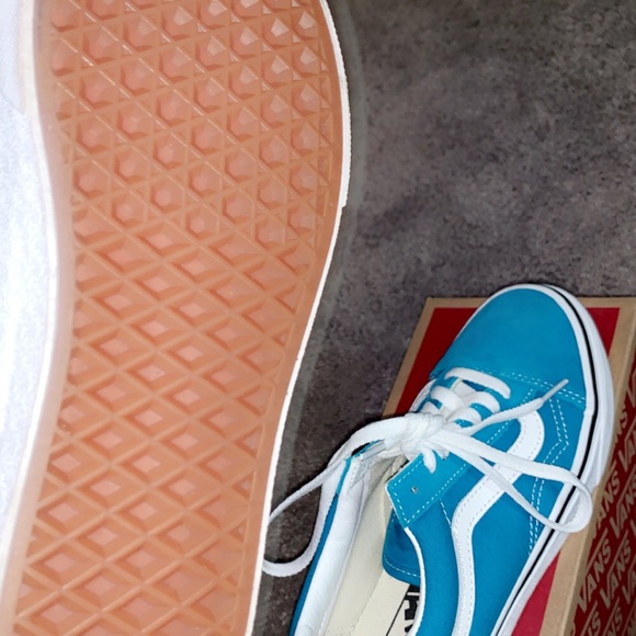 Vans - Picture 3 of 3